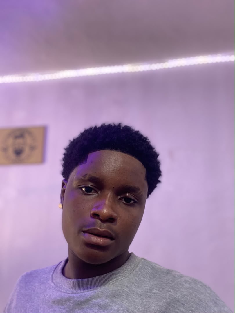 Afro with sharp line-up